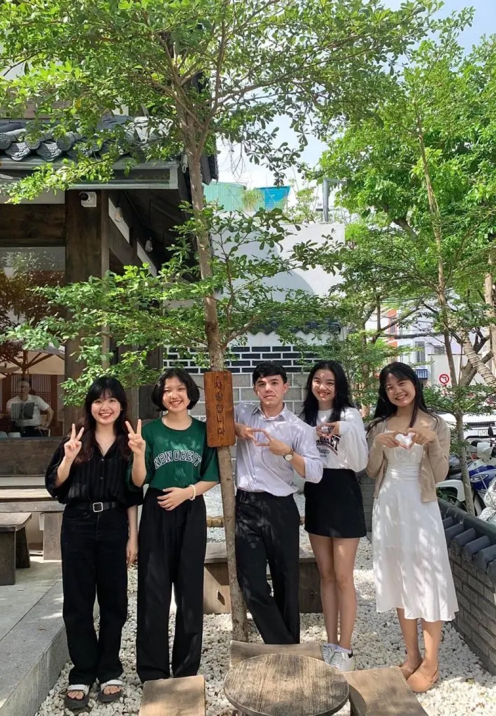 Kỷ niệm cùng các lớp học